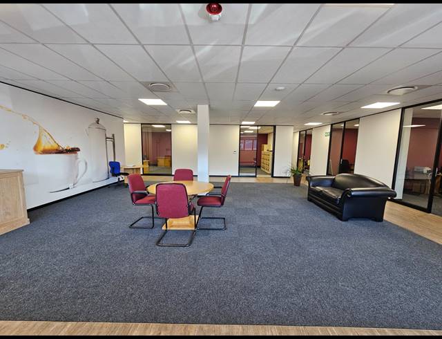 6,939M² WAREHOUSE TO LET IN NORTH RIDING